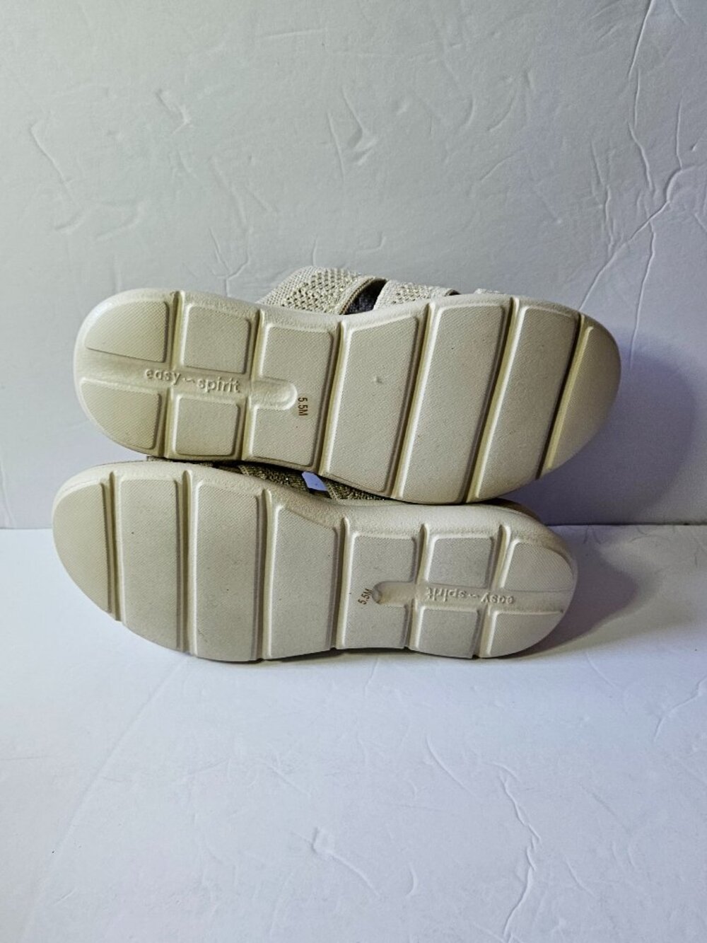 Easy Spirit Beige Slip-On Knit Sandals Womens Size 5.5 - Picture 6 of 6